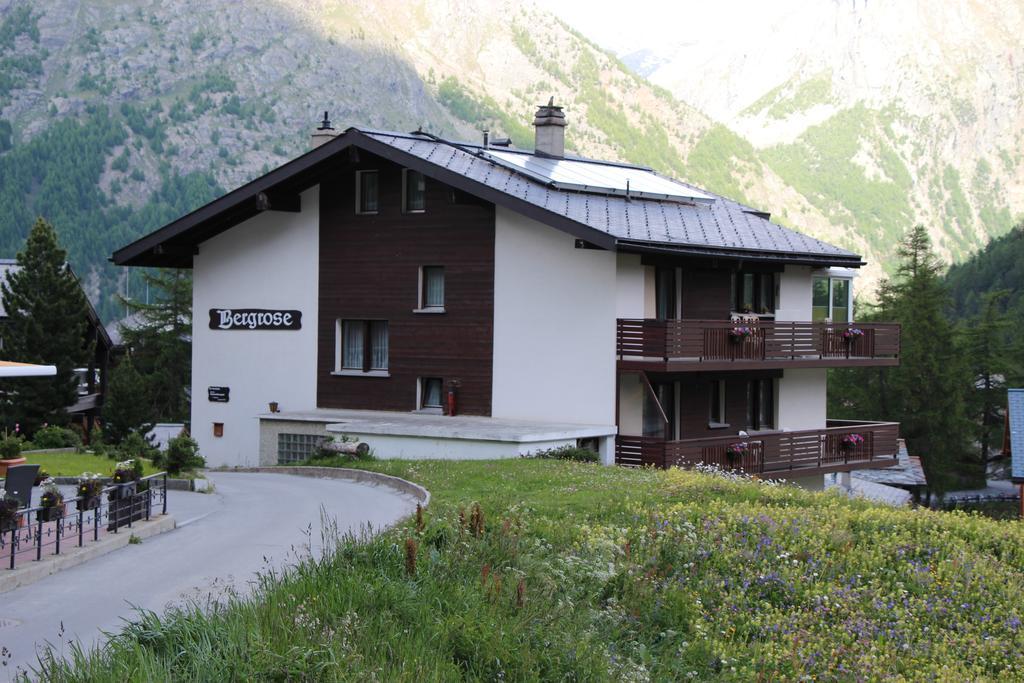 Apartments Bergrose Saas-Fee Zimmer foto